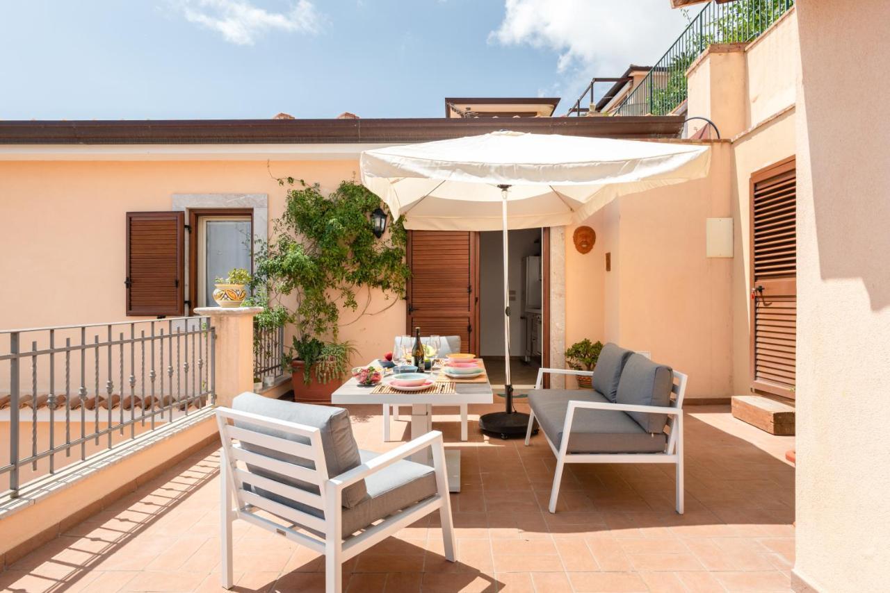 Taormina Panoramic Apartment With Parking Exteriör bild